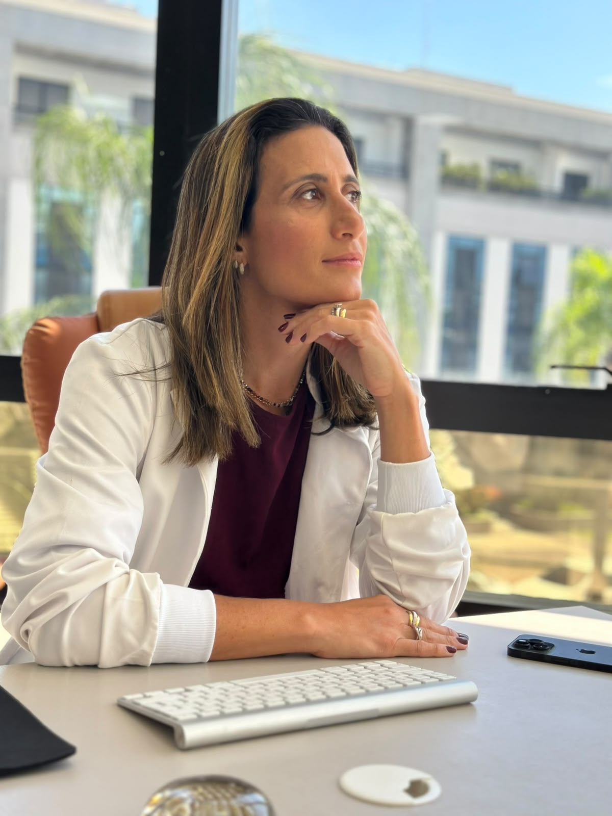 Dra. Marcelle Snaider em seu consultório